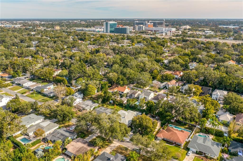 Convenient to Advent Health, I-4 connections, Downtown, Winter Park and local shopping in College Park