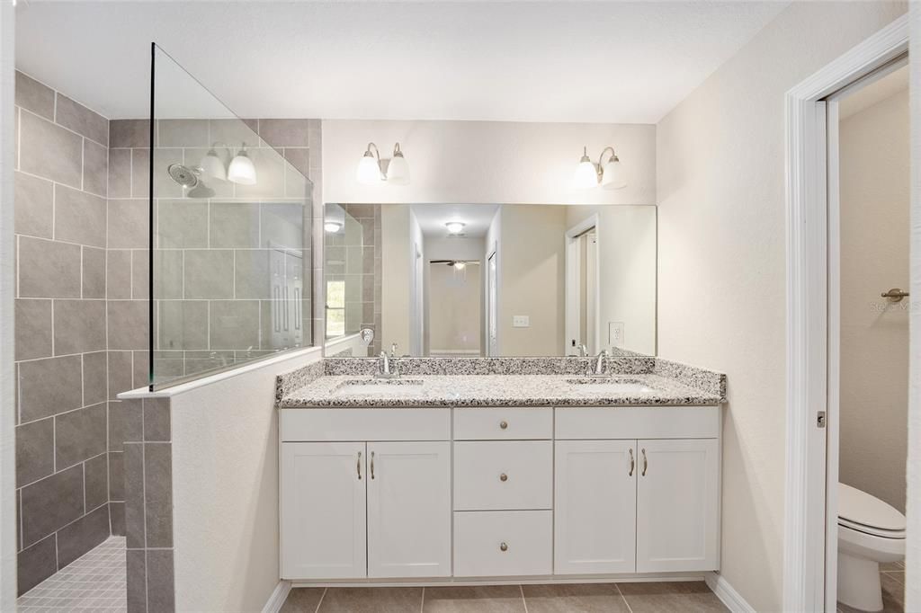 Active With Contract: $267,000 (3 beds, 2 baths, 1671 Square Feet)