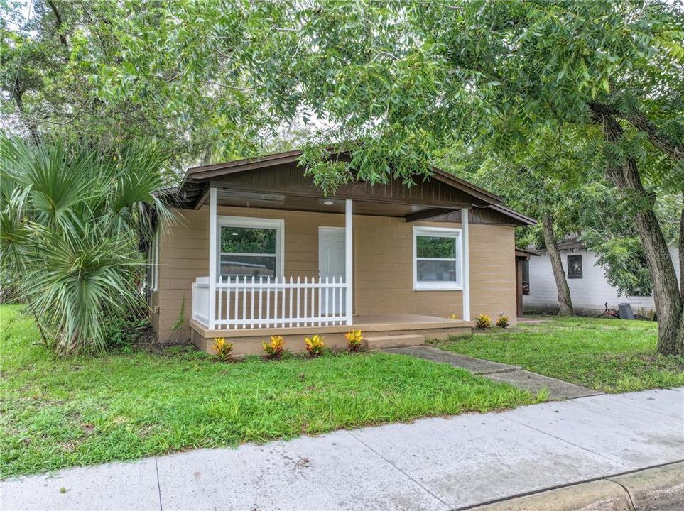 Recently Sold: $179,900 (2 beds, 1 baths, 1080 Square Feet)