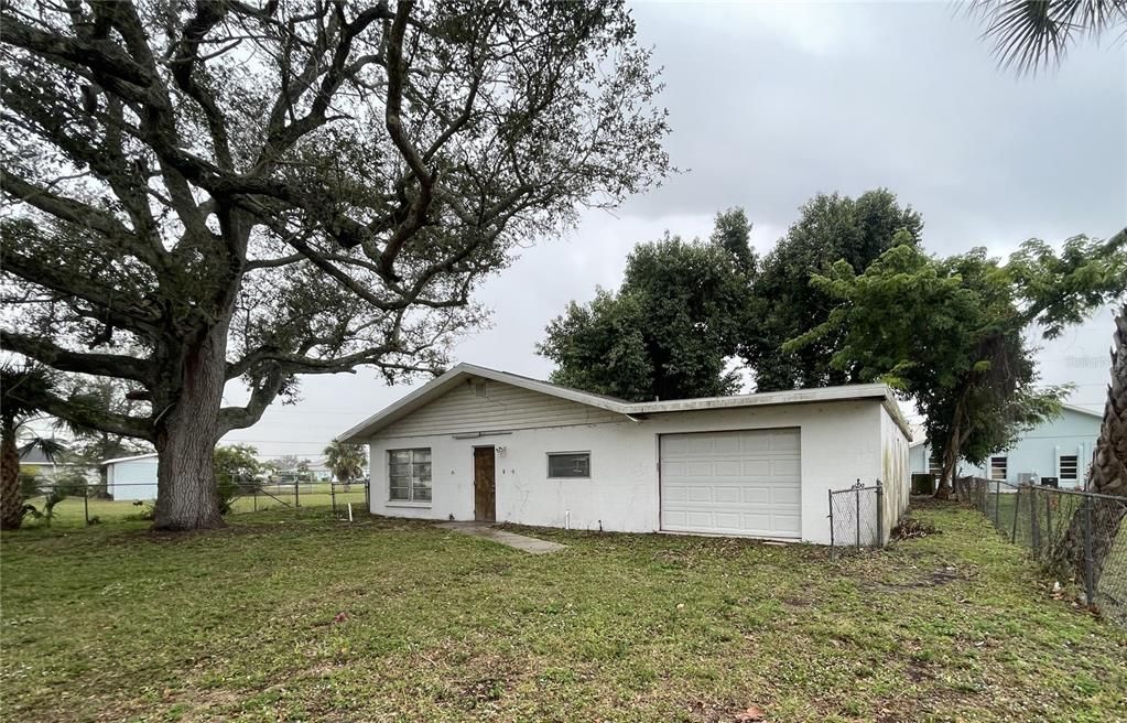 Recently Sold: $169,000 (3 beds, 2 baths, 1452 Square Feet)