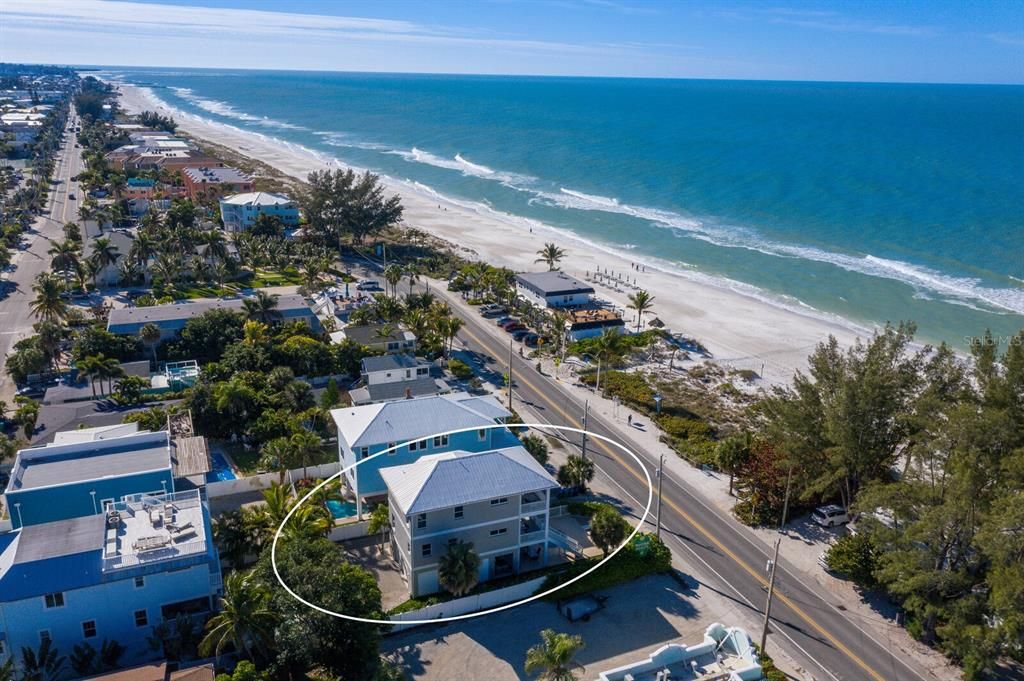 Recently Sold: $2,680,000 (3 beds, 3 baths, 1852 Square Feet)