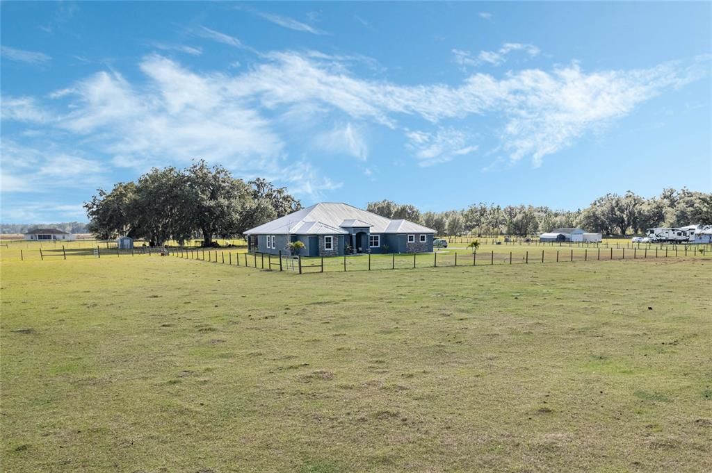 For Sale: $999,000 (4 beds, 3 baths, 3403 Square Feet)