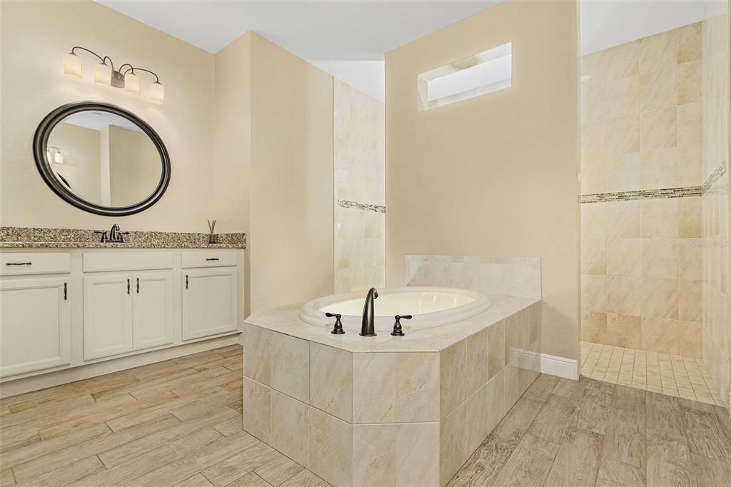 Master Bathroom w/His and Hers Sink