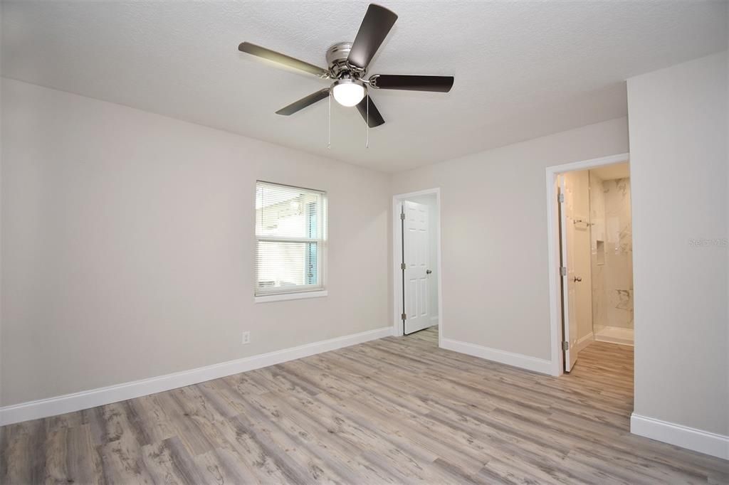 For Sale: $279,900 (3 beds, 2 baths, 1476 Square Feet)