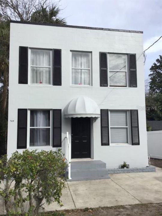 Recently Rented: $1,750 (2 beds, 2 baths, 900 Square Feet)