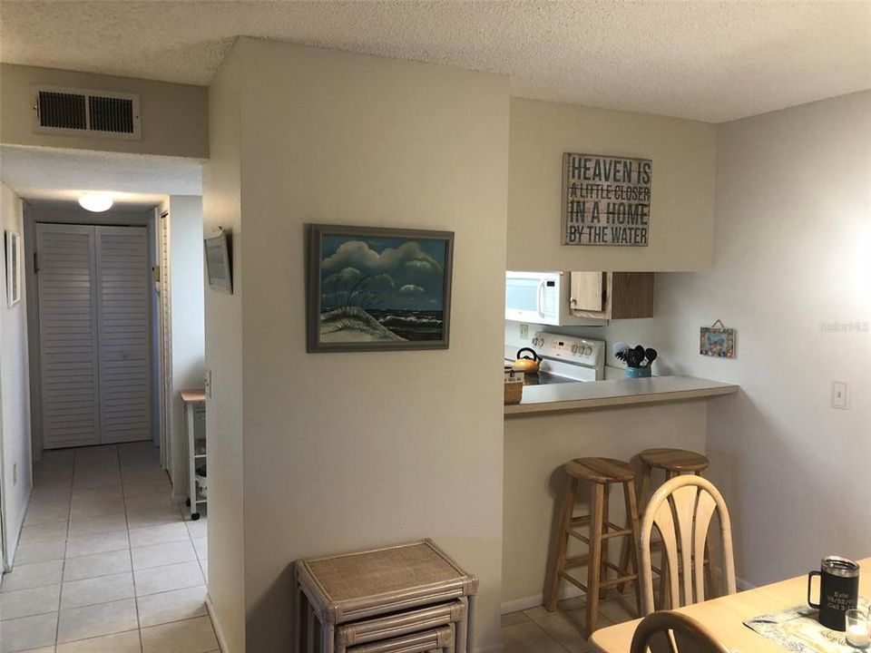Recently Sold: $139,900 (1 beds, 1 baths, 689 Square Feet)
