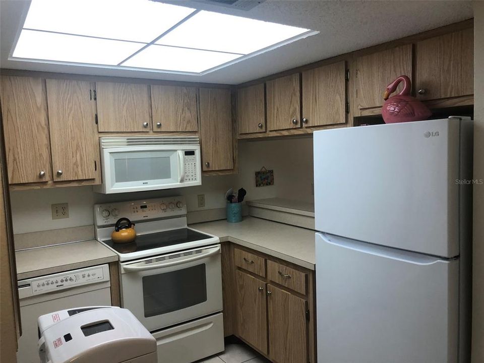 Recently Sold: $139,900 (1 beds, 1 baths, 689 Square Feet)