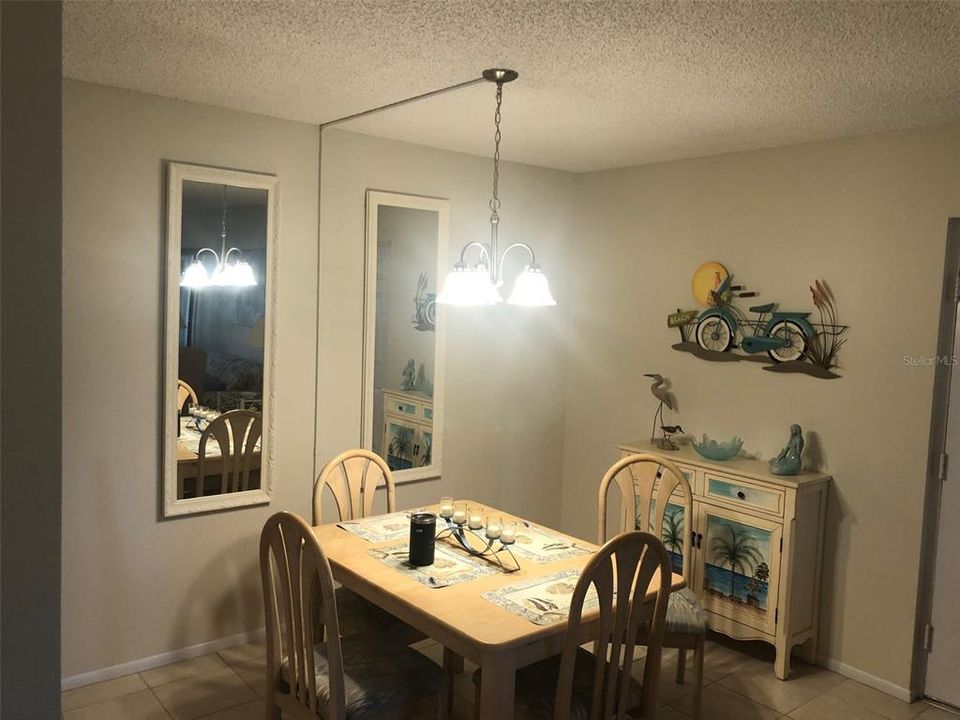 Vendido Recientemente: $139,900 (1 camas, 1 baños, 689 Pies cuadrados)