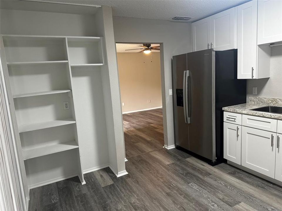 For Rent: $1,550 (2 beds, 1 baths, 780 Square Feet)