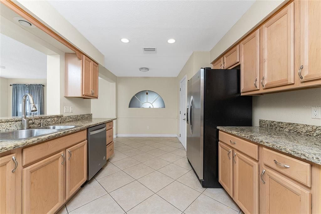 Recently Sold: $425,000 (3 beds, 2 baths, 1869 Square Feet)