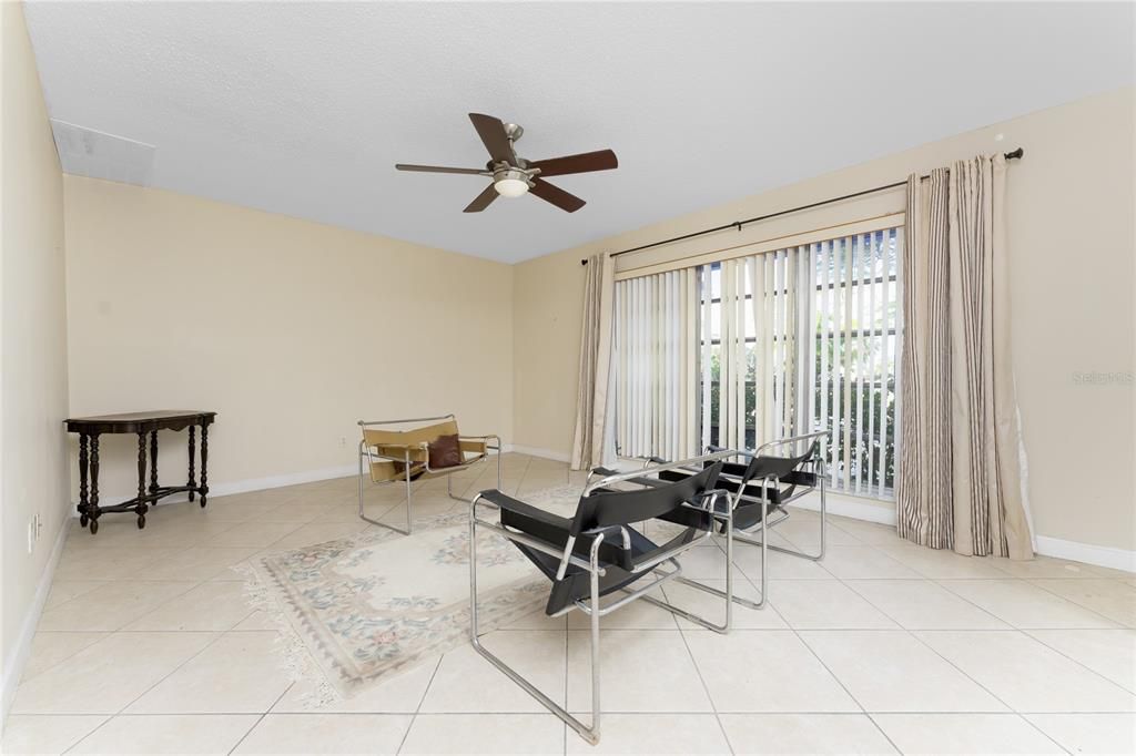 Recently Sold: $425,000 (3 beds, 2 baths, 1869 Square Feet)