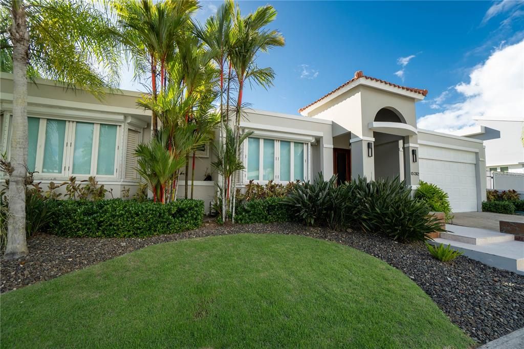 Recently Sold: $2,350,000 (4 beds, 4 baths, 3888 Square Feet)