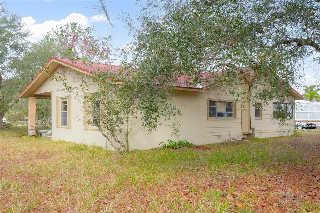 Recently Sold: $100,000 (2 beds, 1 baths, 690 Square Feet)