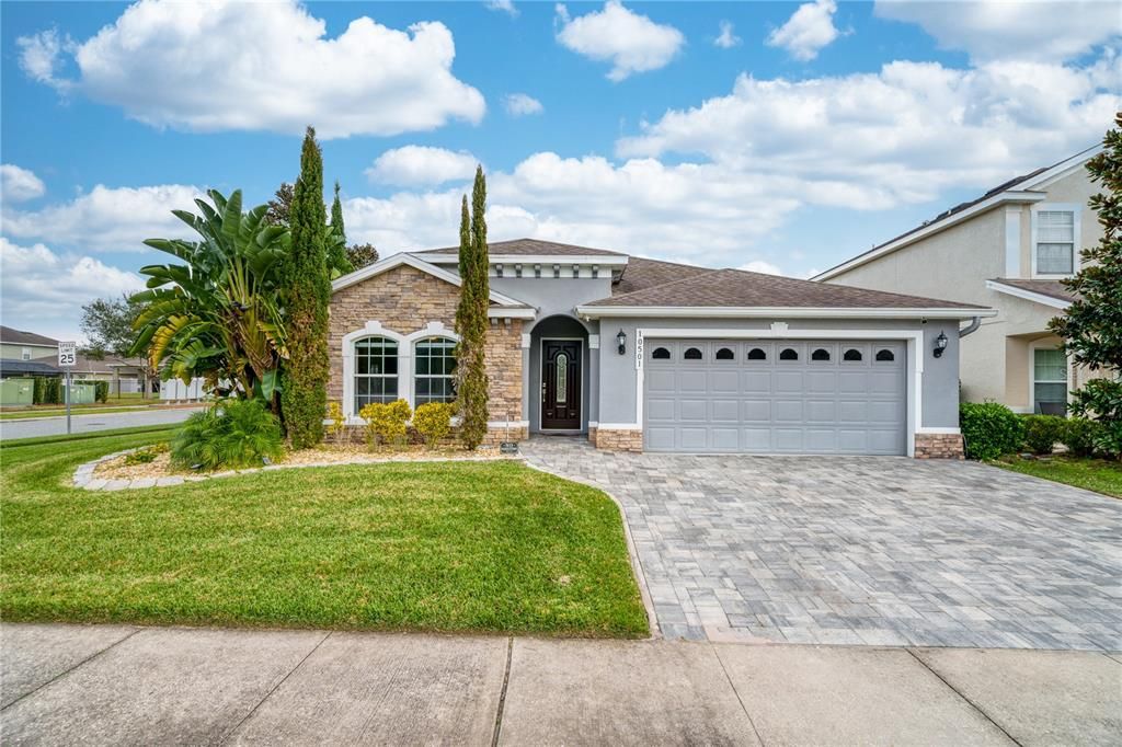 Recently Sold: $495,000 (3 beds, 3 baths, 2022 Square Feet)