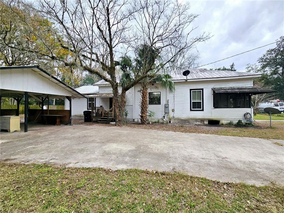 For Sale: $150,000 (2 beds, 2 baths, 1396 Square Feet)