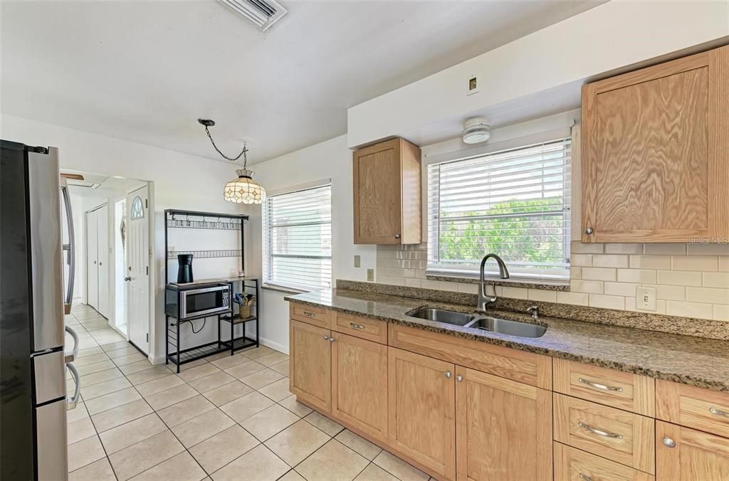 For Sale: $729,900 (3 beds, 3 baths, 1824 Square Feet)