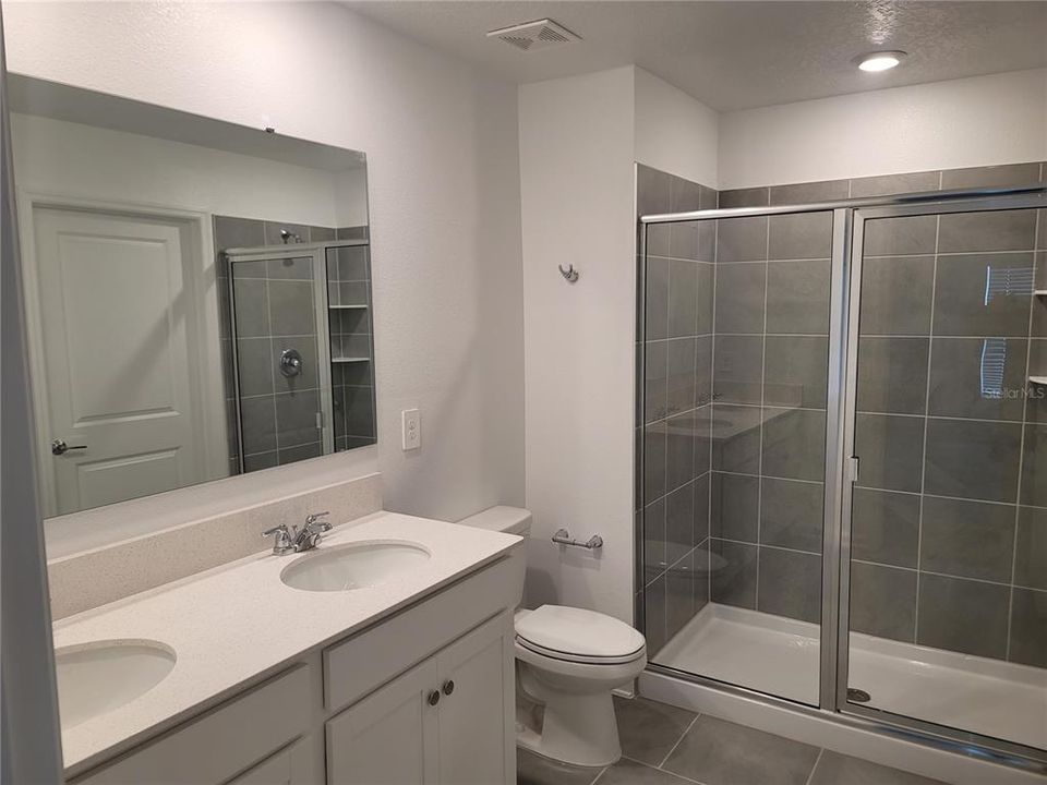 For Rent: $1,989 (3 beds, 2 baths, 1555 Square Feet)