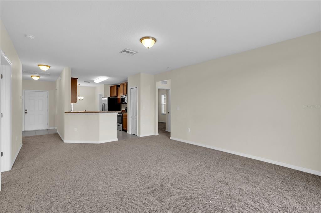 Active With Contract: $1,950 (4 beds, 2 baths, 1501 Square Feet)