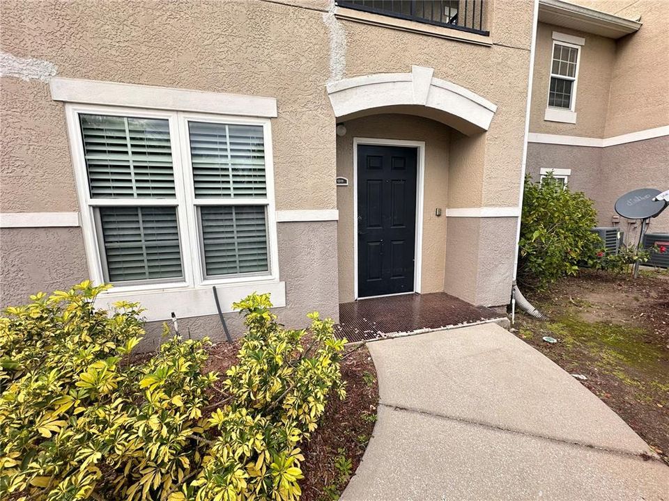 Recently Rented: $1,900 (2 beds, 2 baths, 1088 Square Feet)