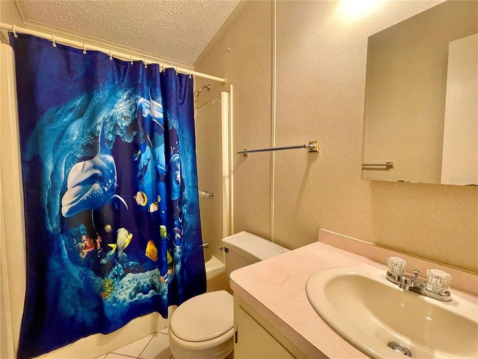 合同活跃: $152,500 (2 贝兹, 2 浴室, 1040 平方英尺)