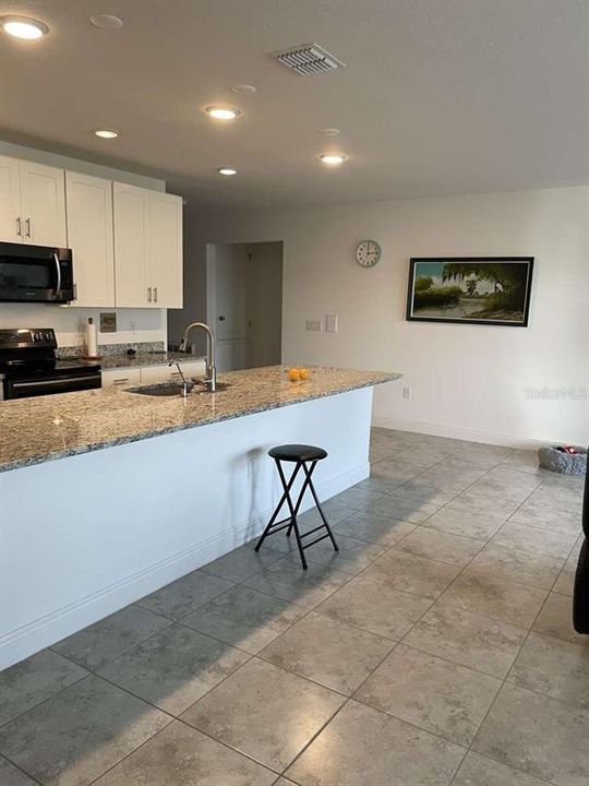 Vendido Recientemente: $429,000 (4 camas, 2 baños, 2032 Pies cuadrados)