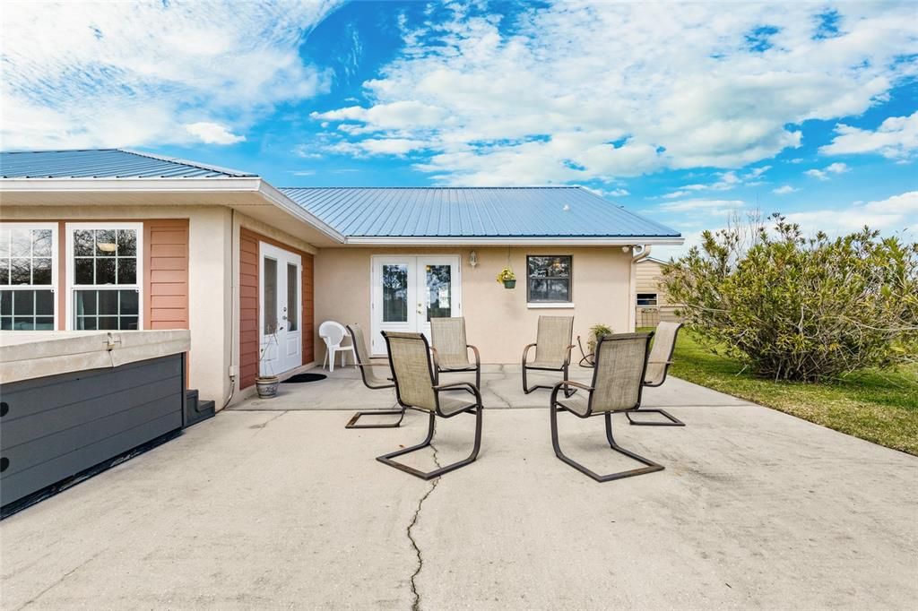 Recently Sold: $344,990 (3 beds, 2 baths, 1543 Square Feet)