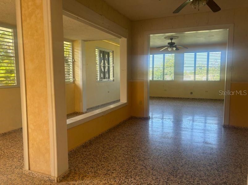 Vendido Recientemente: $179,000 (4 camas, 2 baños, 2097 Pies cuadrados)