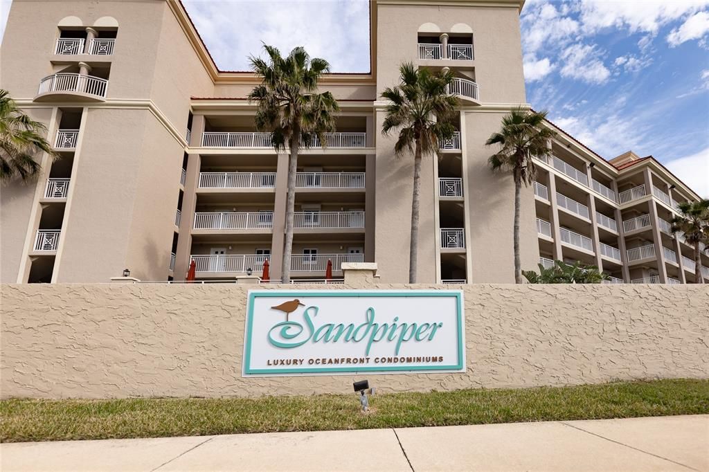 Recently Sold: $1,270,000 (2 beds, 2 baths, 1299 Square Feet)