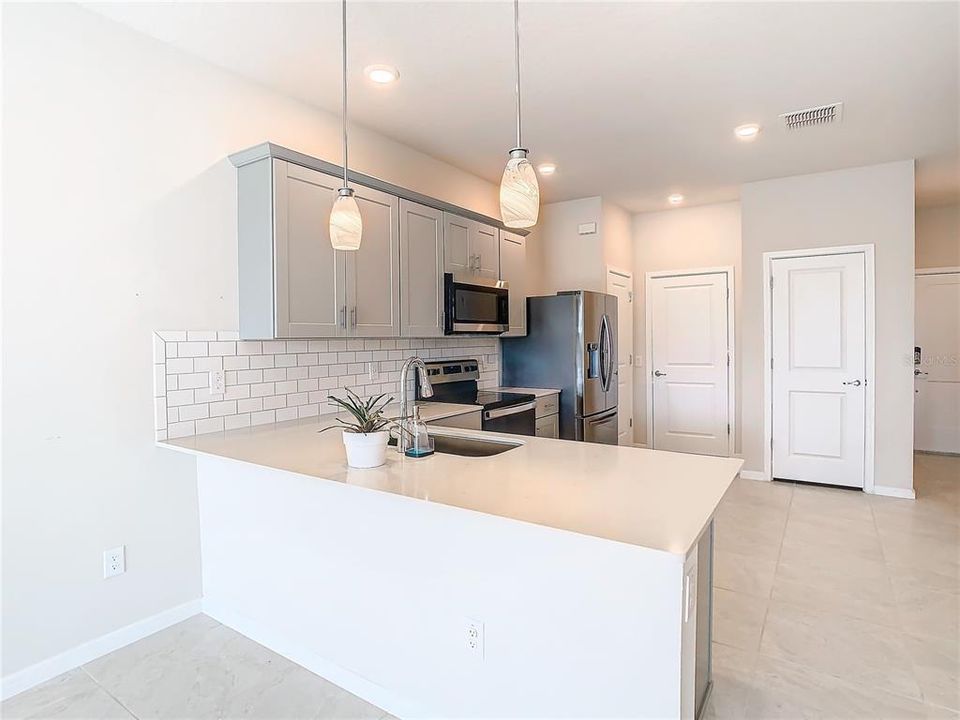 For Sale: $332,000 (2 beds, 2 baths, 1549 Square Feet)