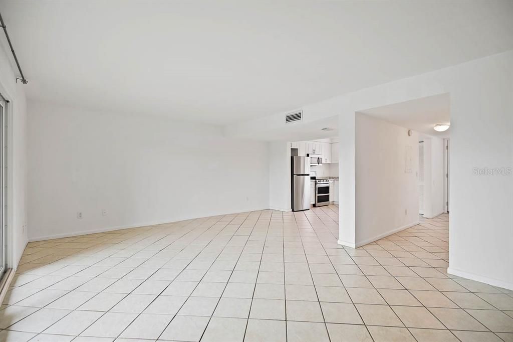 Active With Contract: $217,000 (2 beds, 2 baths, 1260 Square Feet)