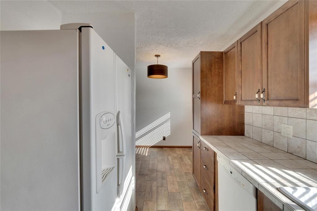 Active With Contract: $1,550 (2 beds, 2 baths, 960 Square Feet)