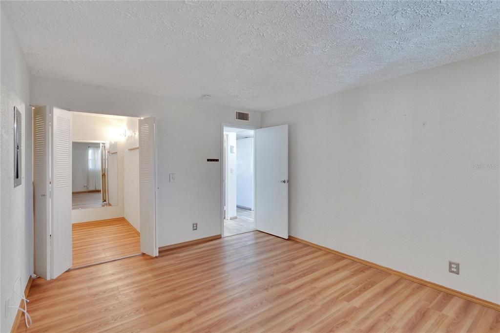 For Rent: $1,550 (2 beds, 2 baths, 960 Square Feet)