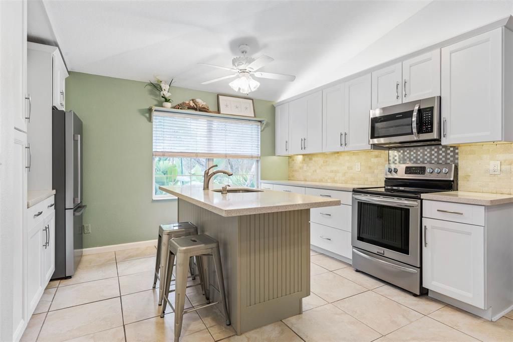 Recently Sold: $599,000 (3 beds, 2 baths, 1359 Square Feet)
