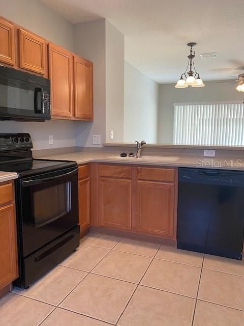 For Sale: $249,990 (2 beds, 2 baths, 1008 Square Feet)
