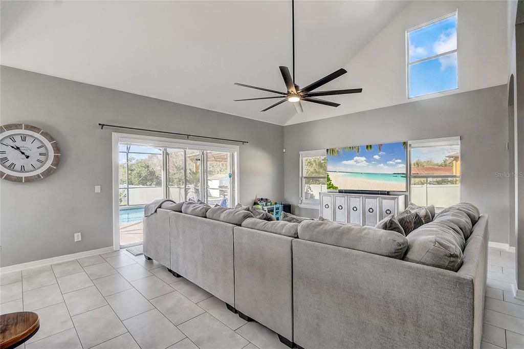 Active With Contract: $749,990 (4 beds, 2 baths, 2921 Square Feet)