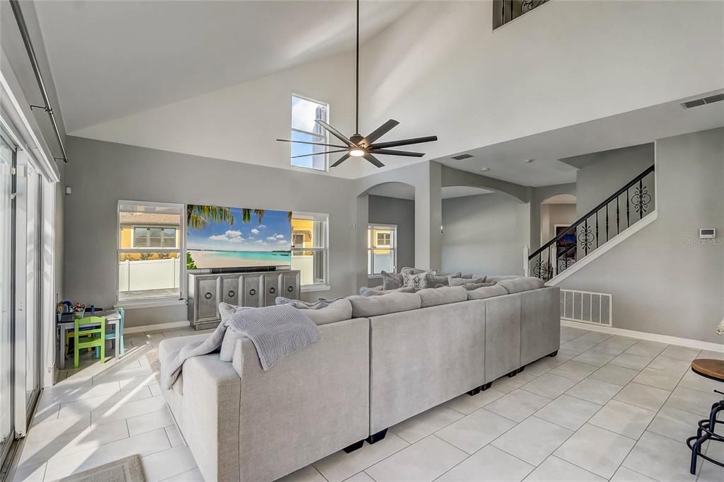 Active With Contract: $749,990 (4 beds, 2 baths, 2921 Square Feet)