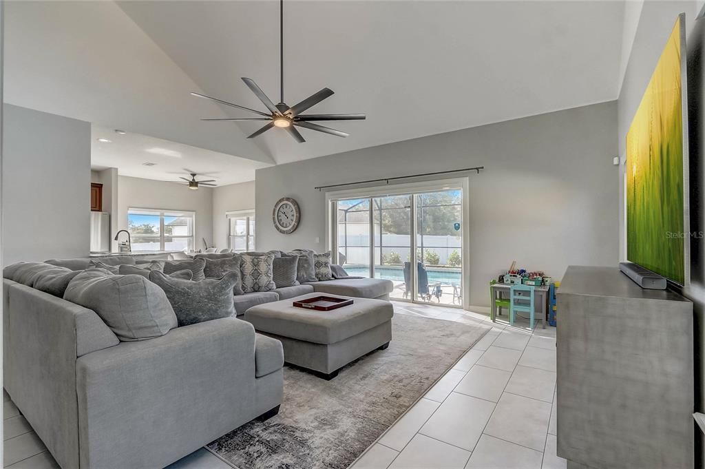 For Sale: $749,990 (4 beds, 2 baths, 2921 Square Feet)