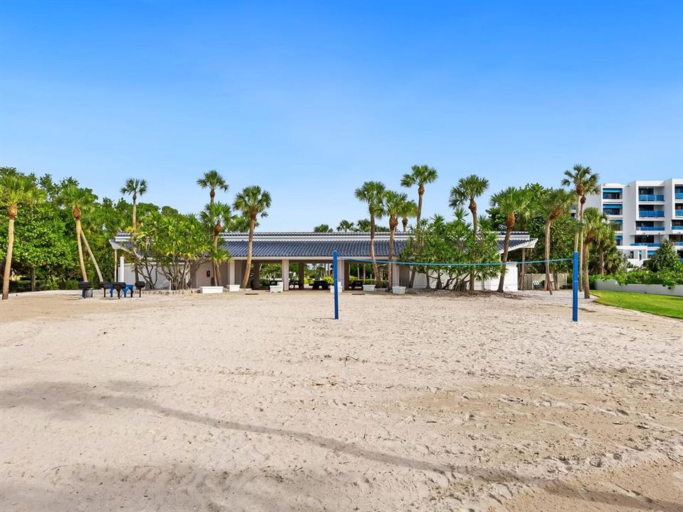 Recently Sold: $1,795,000 (3 beds, 3 baths, 2462 Square Feet)