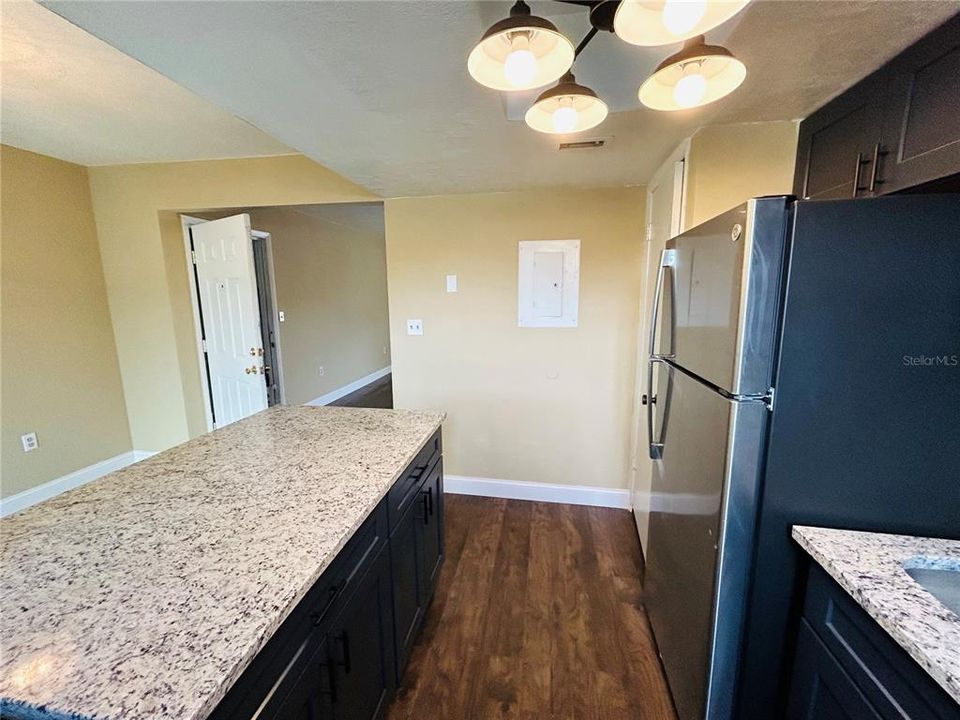 Active With Contract: $88,900 (1 beds, 1 baths, 780 Square Feet)