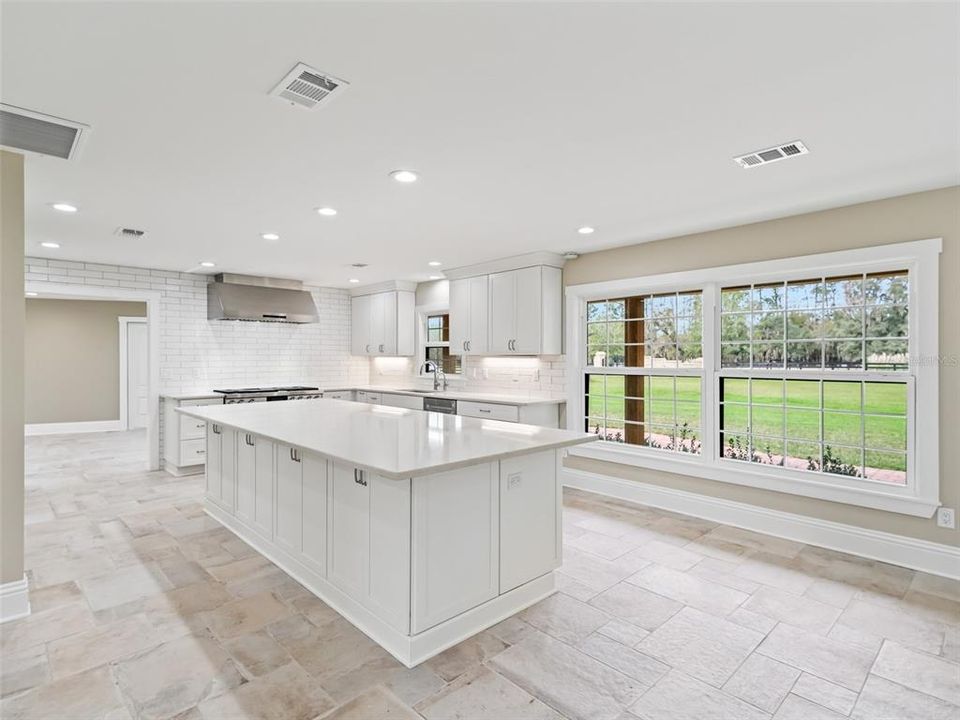 Active With Contract: $2,995,000 (3 beds, 3 baths, 2768 Square Feet)