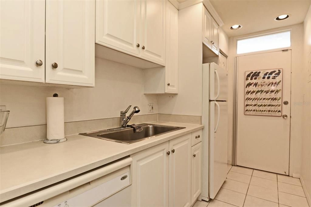 For Rent: $1,795 (2 beds, 2 baths, 1074 Square Feet)