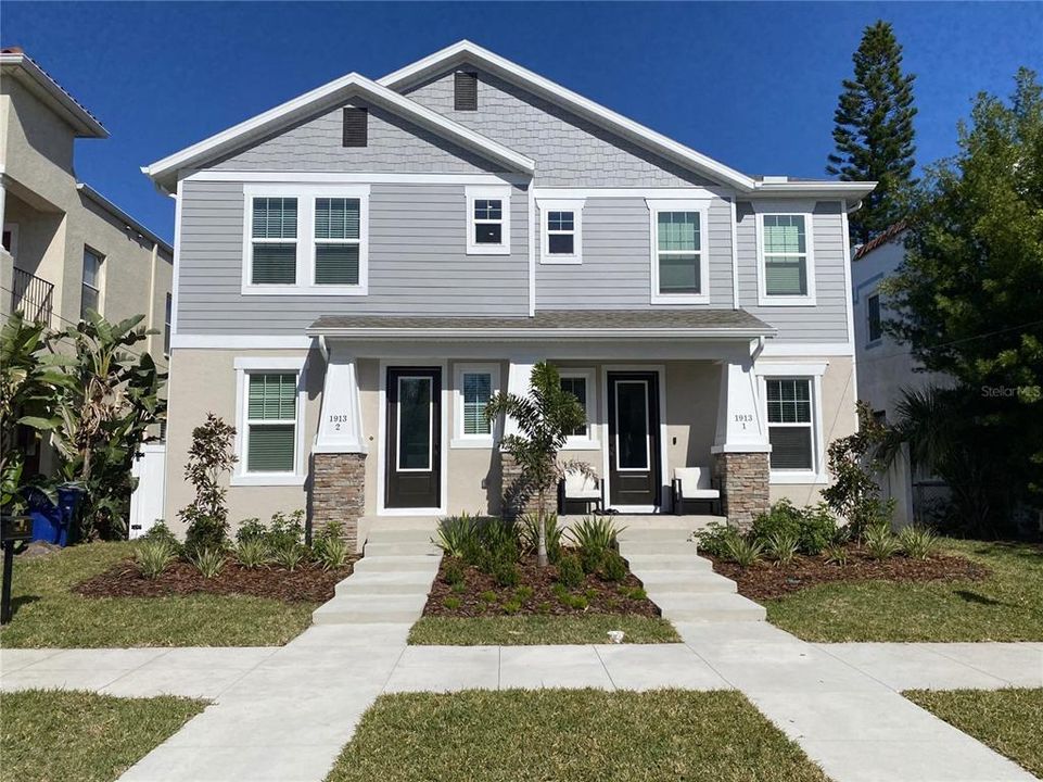 最近售出: $789,900 (3 贝兹, 2 浴室, 2082 平方英尺)