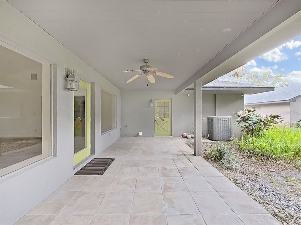 Recently Sold: $1,075,000 (3 beds, 2 baths, 2814 Square Feet)