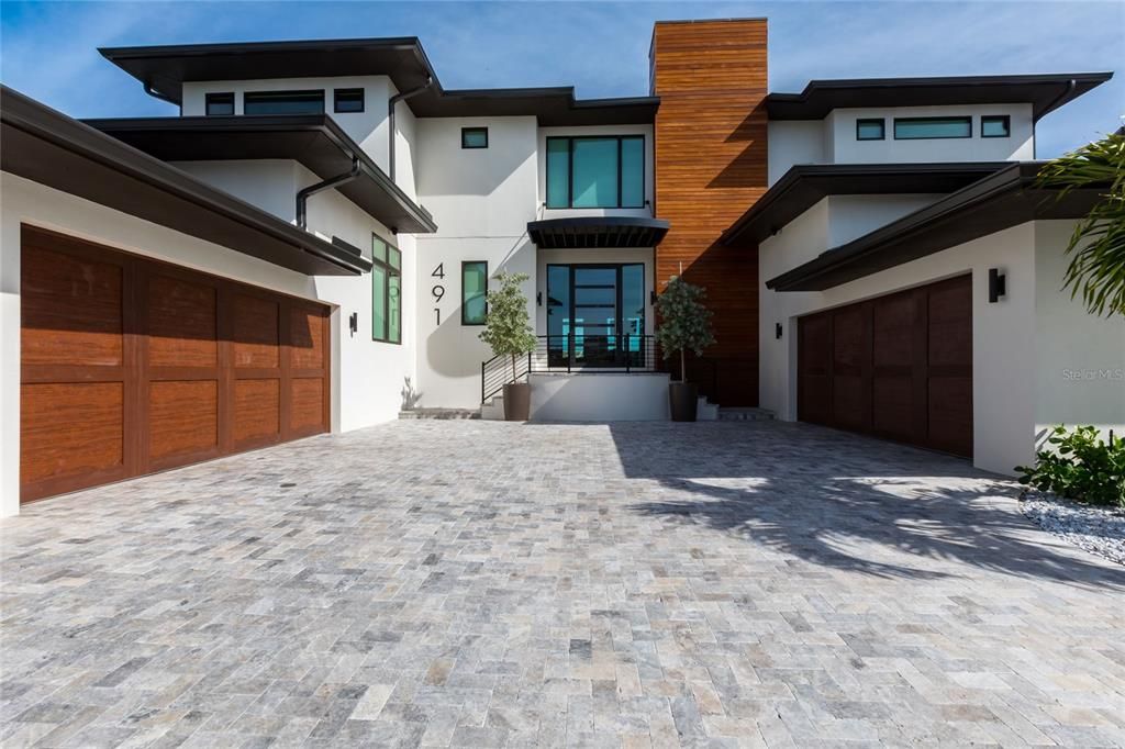 For Sale: $9,400,000 (5 beds, 6 baths, 5055 Square Feet)