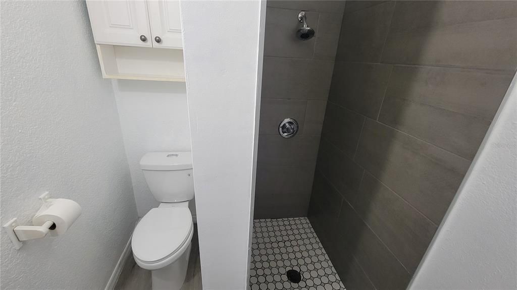 Active With Contract: $1,450 (2 beds, 1 baths, 668 Square Feet)