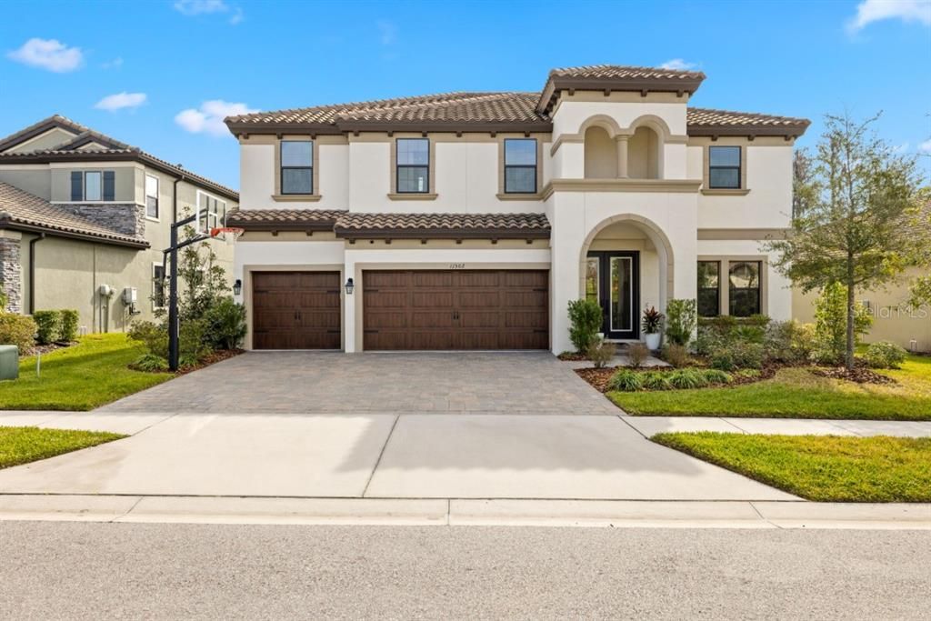 Active With Contract: $1,123,000 (5 beds, 4 baths, 3548 Square Feet)