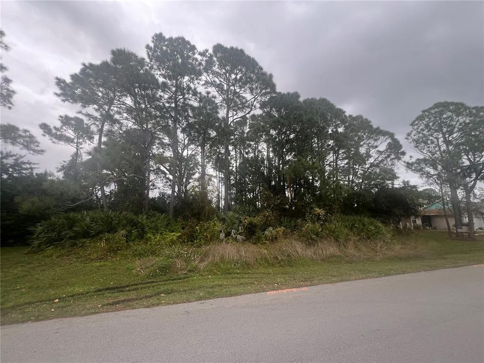 Vendido Recientemente: $18,000 (0.24 acres)