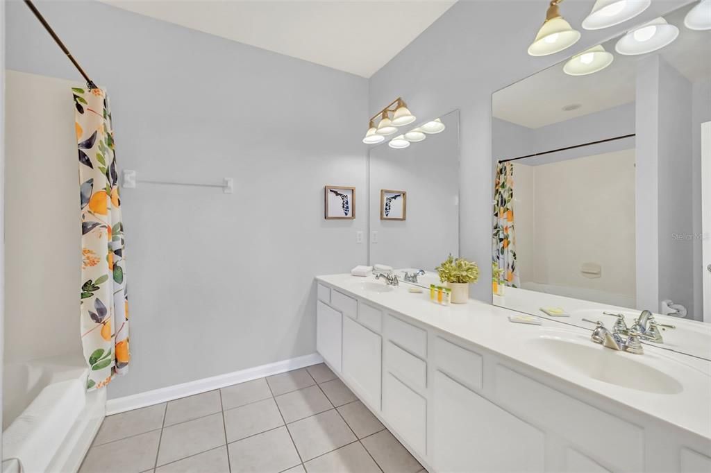 Recently Sold: $560,000 (3 beds, 3 baths, 1771 Square Feet)