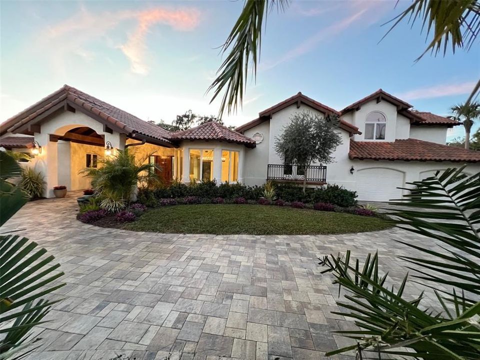 Recently Sold: $2,395,000 (4 beds, 3 baths, 3023 Square Feet)