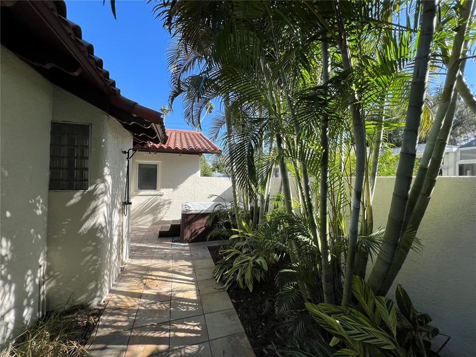 Recently Sold: $2,395,000 (4 beds, 3 baths, 3023 Square Feet)